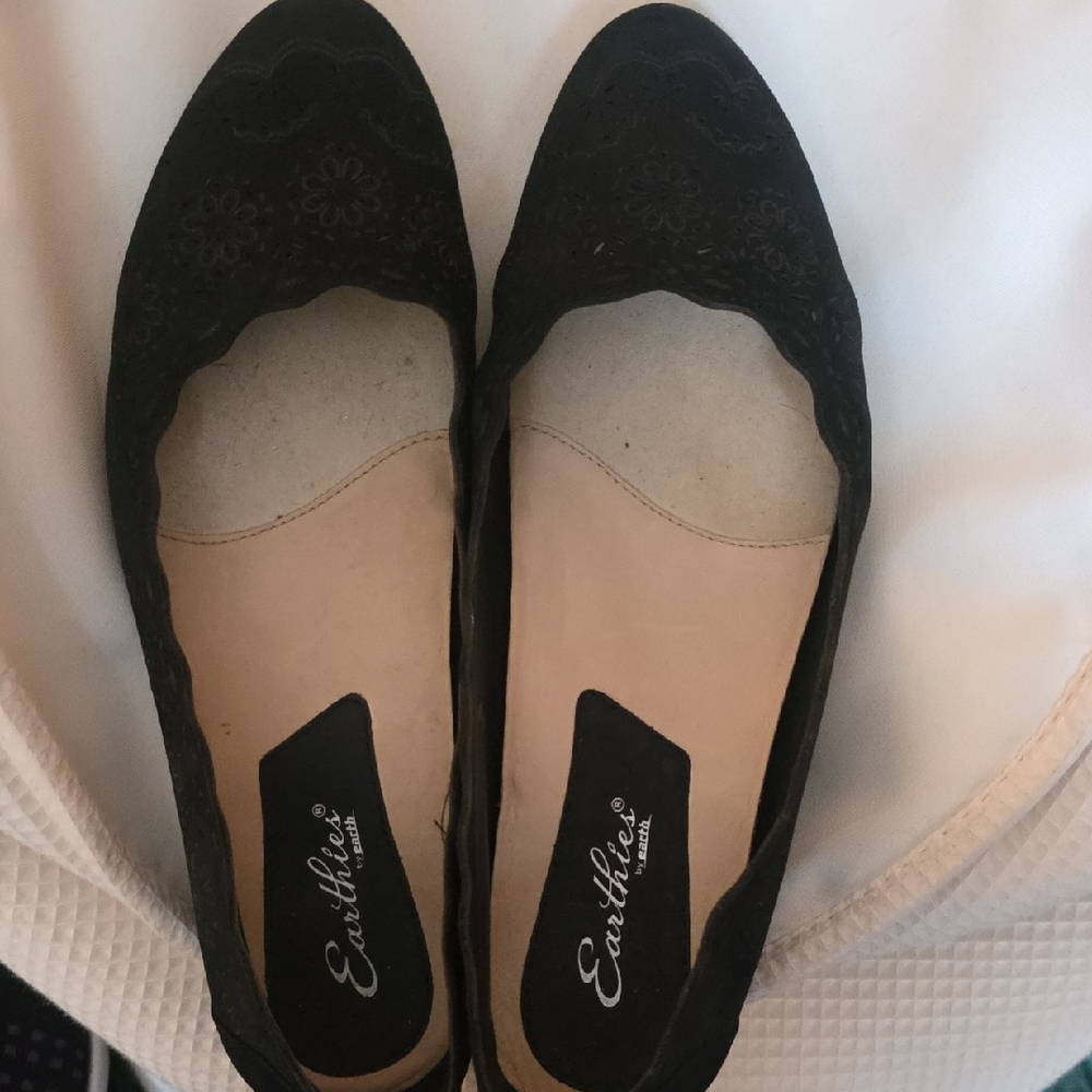 Earthies Black Floral Cutout Loafers
